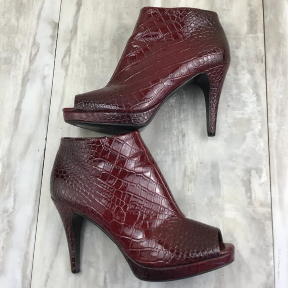 White House Black Market Crocodile Paulette Wine Peep Toe Booties 7 - Picture 9 of 14